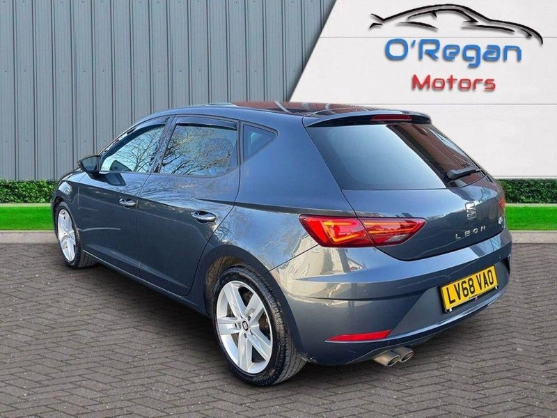 SEAT LEON