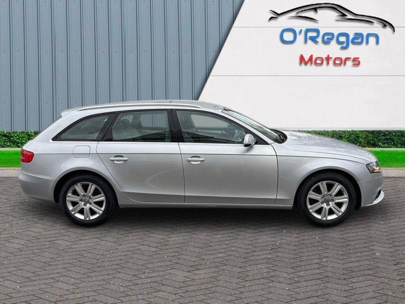 AUDI A4 AVANT
