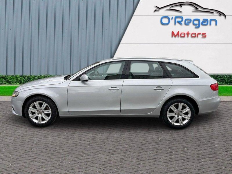 AUDI A4 AVANT