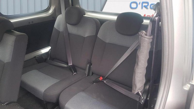NISSAN NV200