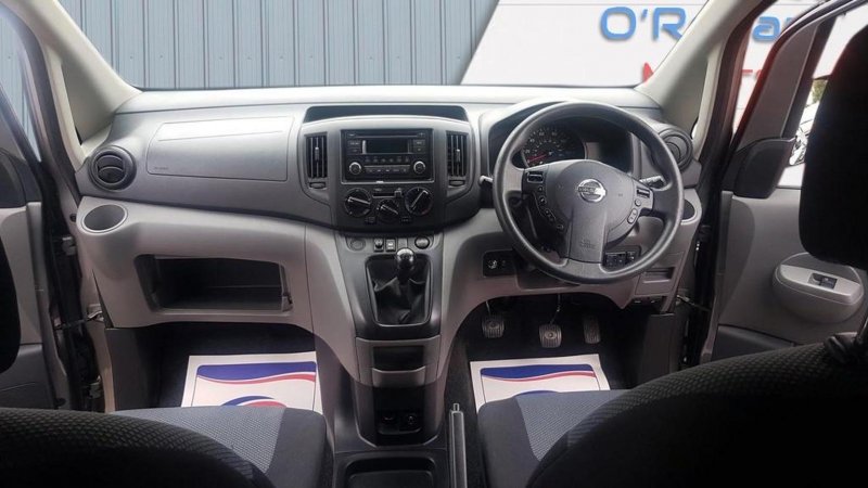 NISSAN NV200