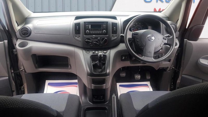 NISSAN NV200